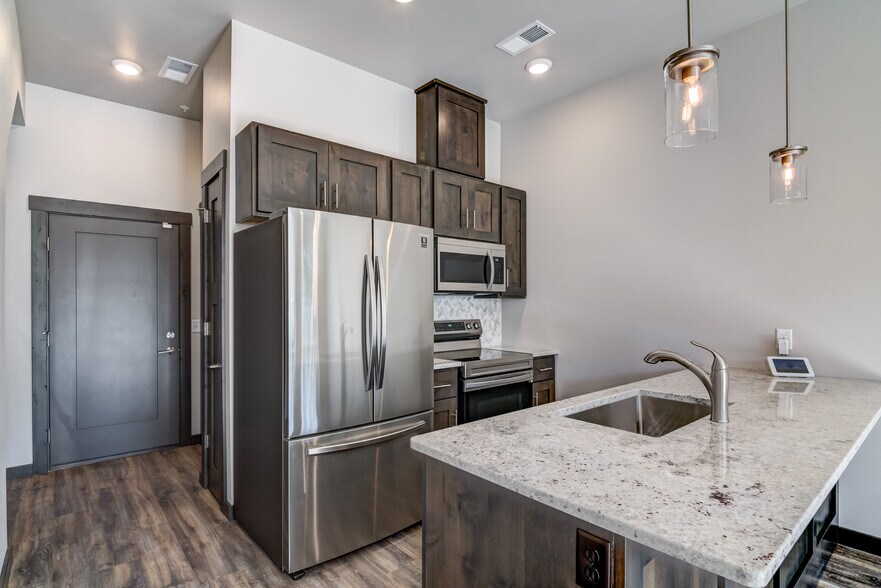 Kitchen - River Ridge Luxury Townhomes