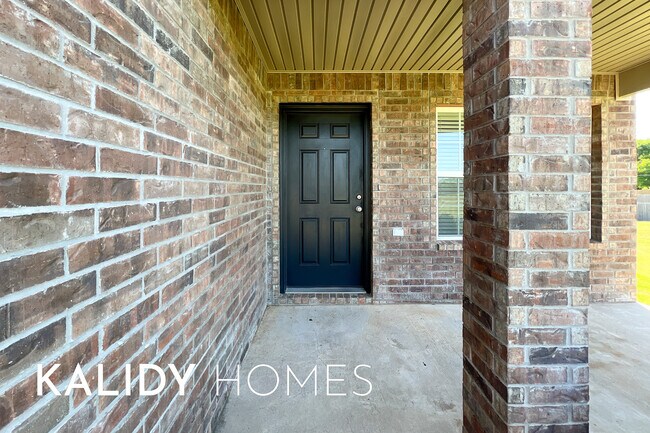 Building Photo - 1690 Bartlett Dr