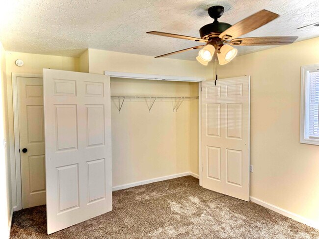 Building Photo - 73 Dan St