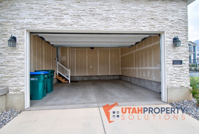 Building Photo - 5002 Evergreen Ln