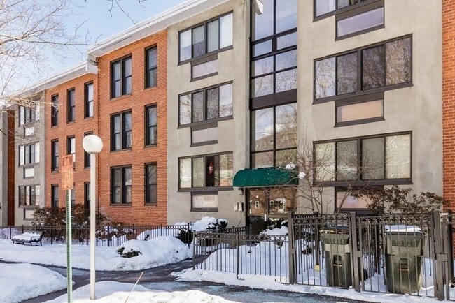 Building Photo - 38 Juniper St