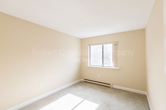 Building Photo - 85 N Main St