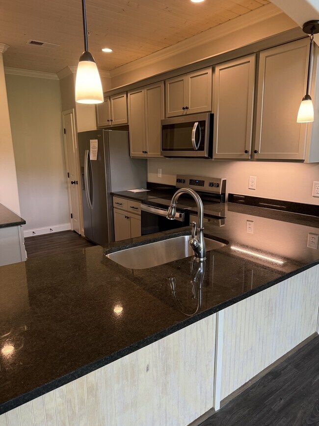Building Photo - 4415 Lennox Pl