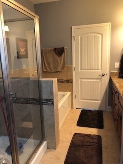 Building Photo - Fully Furnished Home