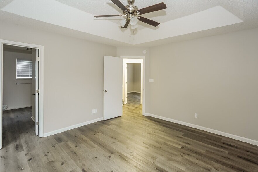 Building Photo - 2711 Clarencefield Dr