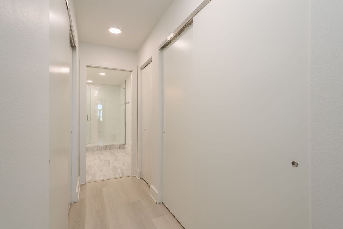 Building Photo - 415 Island Way