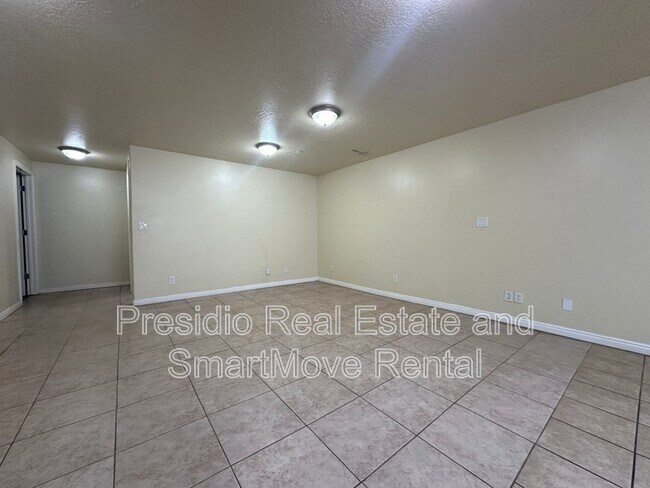 Building Photo - 5325 Scenic Ridge Cir