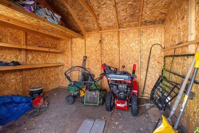 Building Photo - 12 Wright St