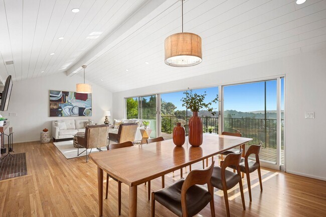 Building Photo - 3772 San Rafael Ave