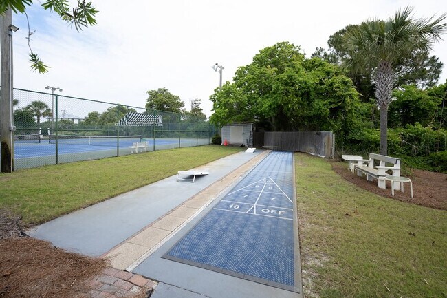 Building Photo - 11 Beachside Dr