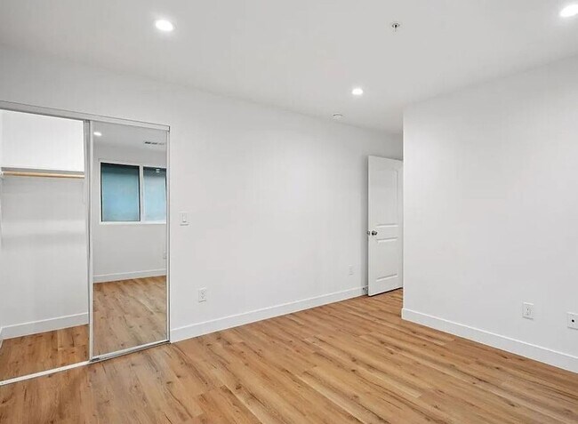 Building Photo - Graham(10422)