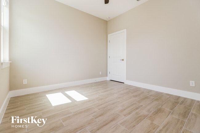 Building Photo - 258 Big Sioux Dr