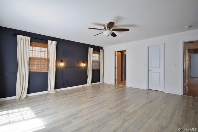 Building Photo - 346 Angelo Dr