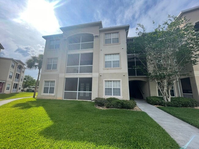 Building Photo - Affordable Elegance! 3 Bed 2 Bath Condo in...