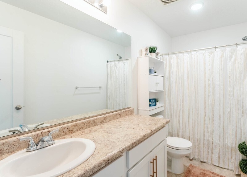 Building Photo - 431 W Palomino Way