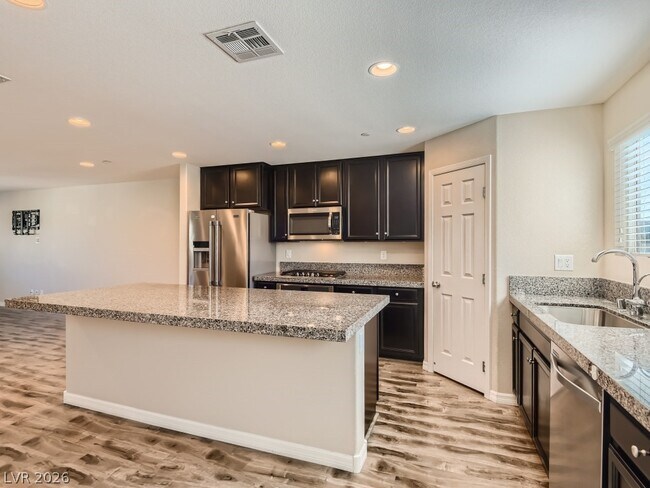 Building Photo - 1525 Spiced Wine Ave