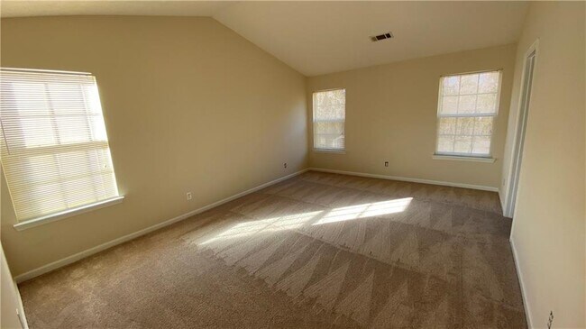 Building Photo - 986 Hawthorn Ln