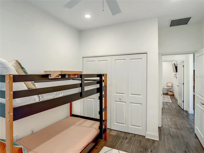 Building Photo - 902 8th Ave NW