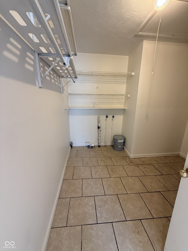 Building Photo - 122 N Routiers Ave