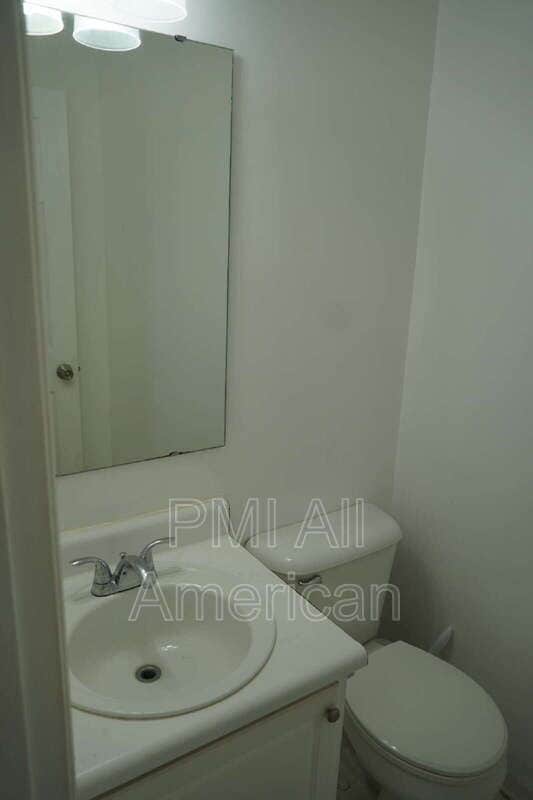 Building Photo - 1142 Blankshire Rd