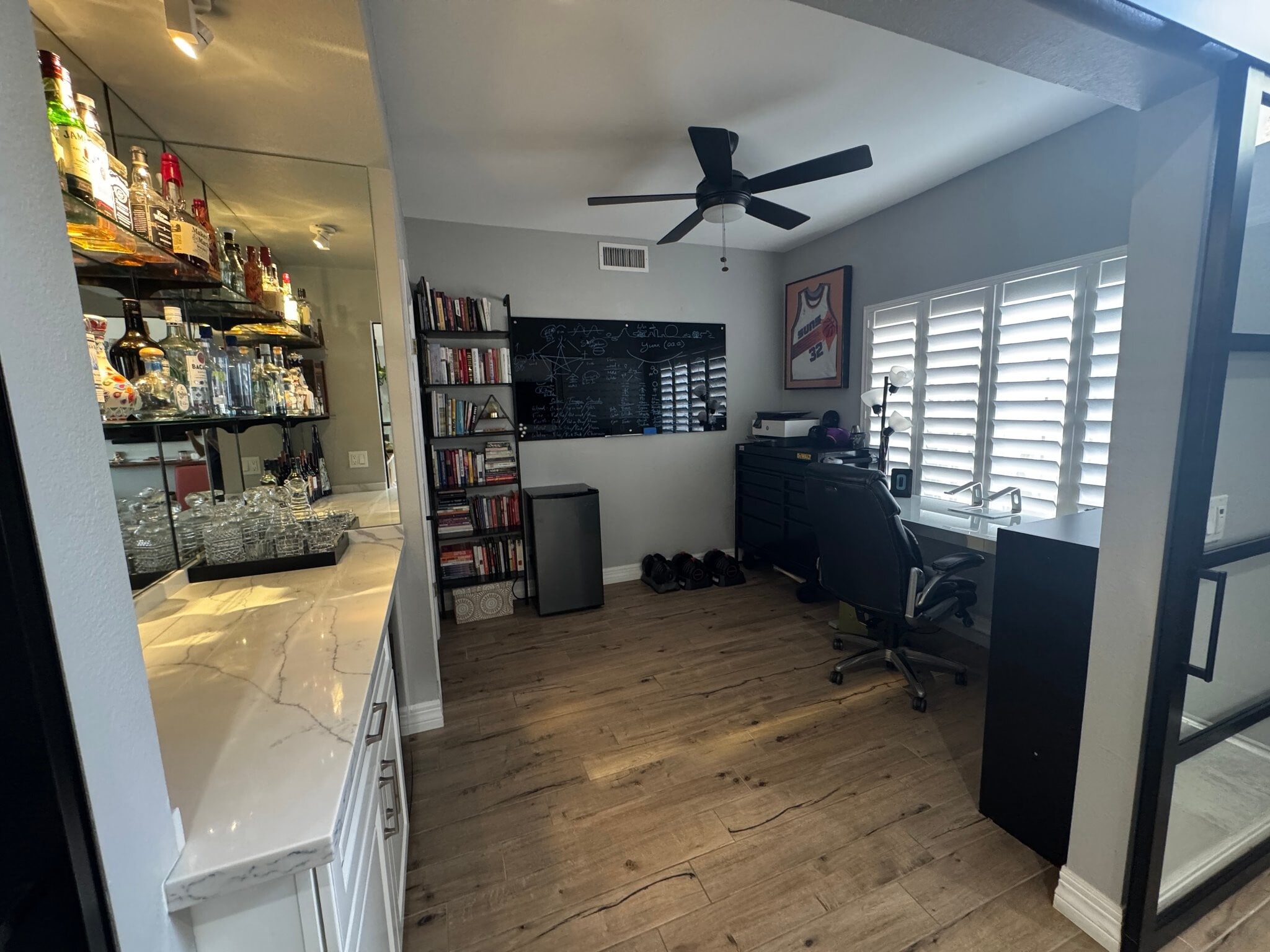 Building Photo - 9015 E Poinsettia Dr