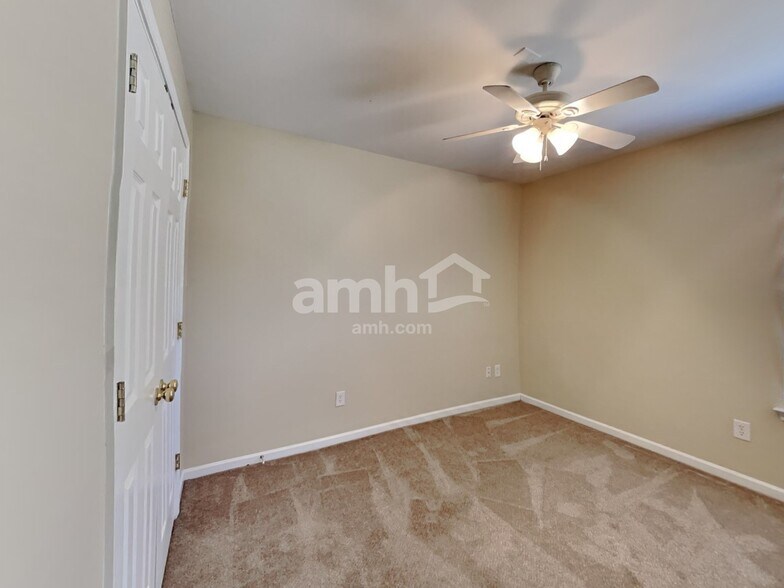 Building Photo - 116 Golden Valley Dr