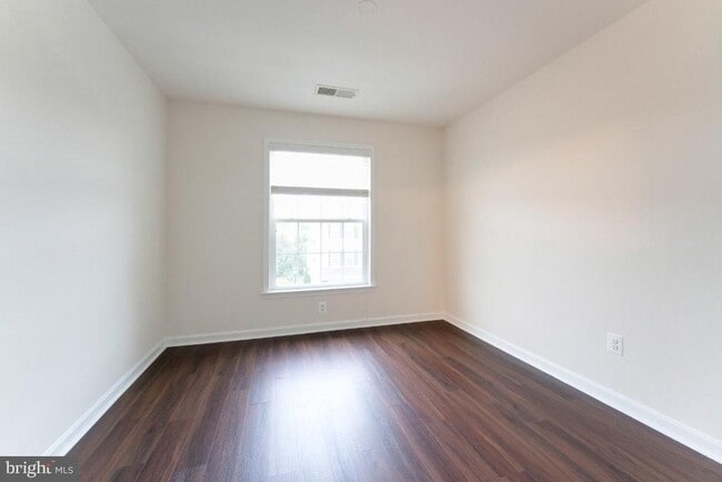 Building Photo - 25120 Sweet Myrtle Square