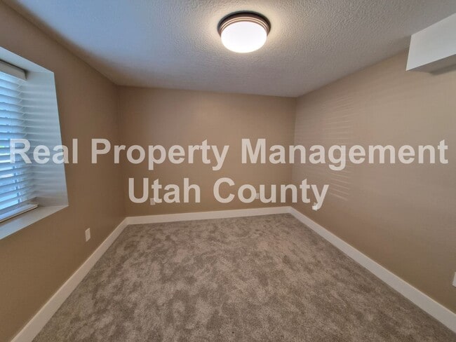 Building Photo - 1624 S 210 W