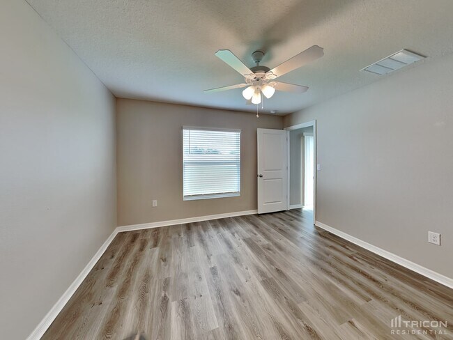 Building Photo - 3401 Autumn Amber Dr