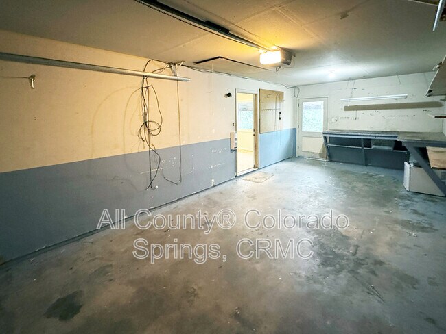 Building Photo - 2122 Meyers Ave