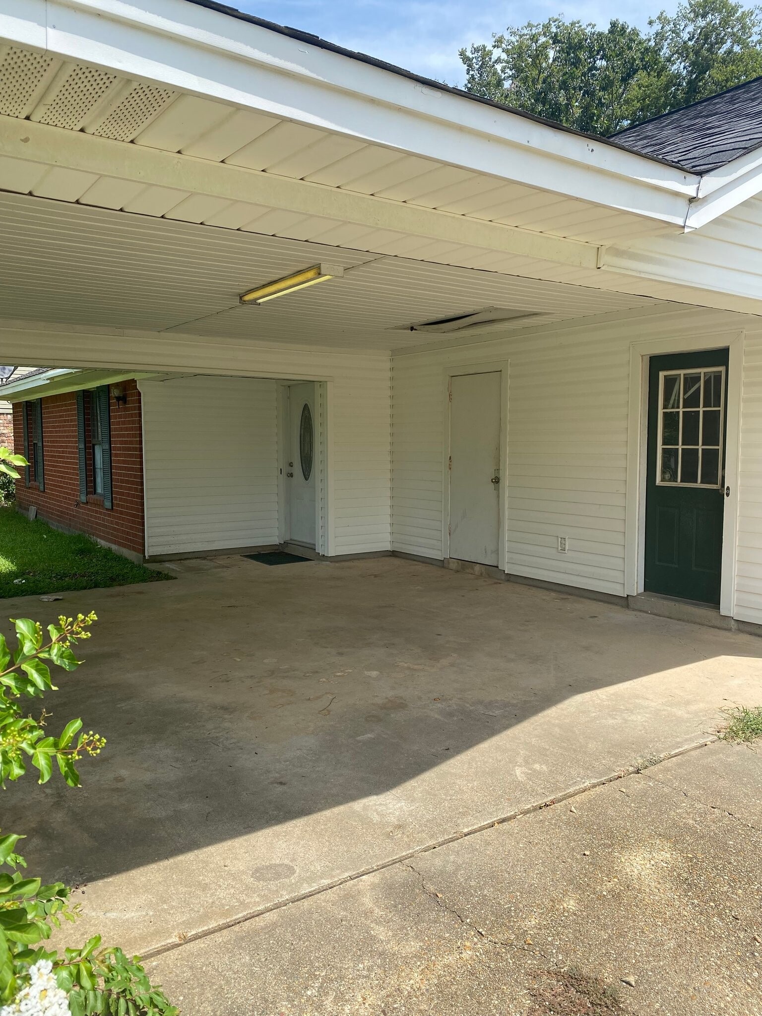 Building Photo - 200 Timberwood Dr