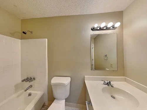 Building Photo - 4700 Cricklewood Ln