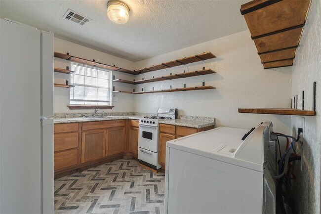 Building Photo - 1133 Stubbeman Ave