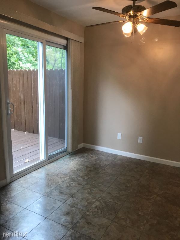 Building Photo - 2 br, 1.5 bath Condo - Peppertree Ln Condo