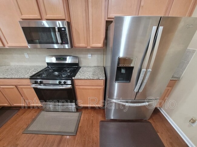 Building Photo - 6130 Brandon Dr