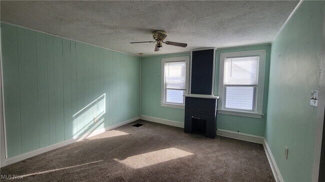 Building Photo - 3334 W 129th St