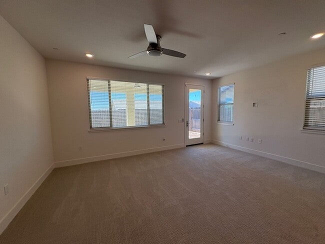 Building Photo - 55+ Rental Home in Heritage