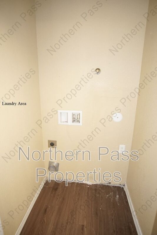Building Photo - 8685 N Loop Dr