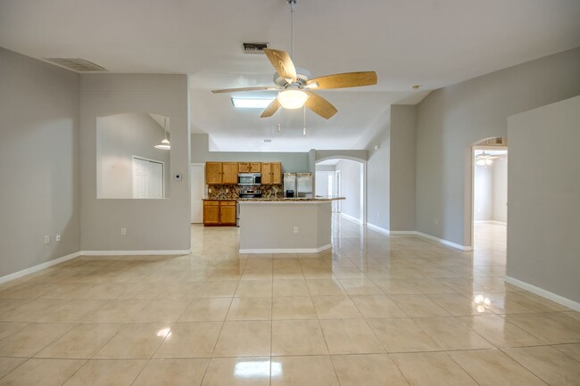 Building Photo - 2462 Nature Pointe Loop