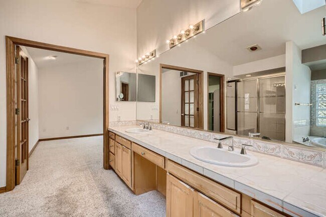 Building Photo - Beautiful Cherry Creek Home- Great Location! Low maintenance yard! Flexible Move In Date