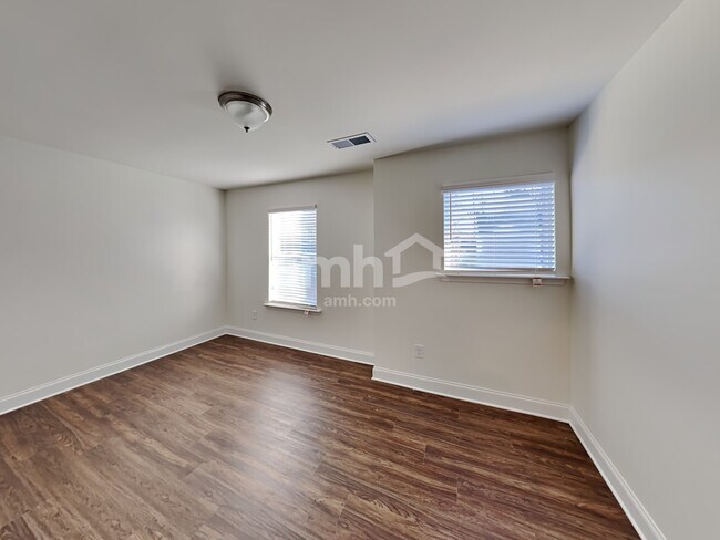 Building Photo - 213 Rivulet Dr