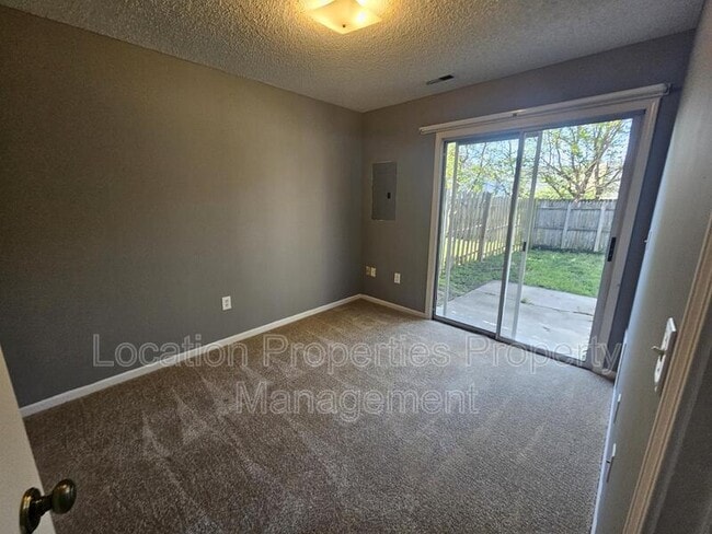 Building Photo - 3923 Overland Dr