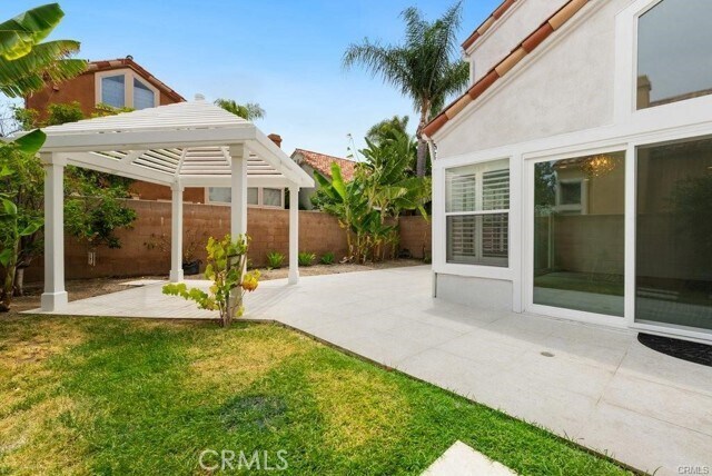 Building Photo - 4 Las Cruces