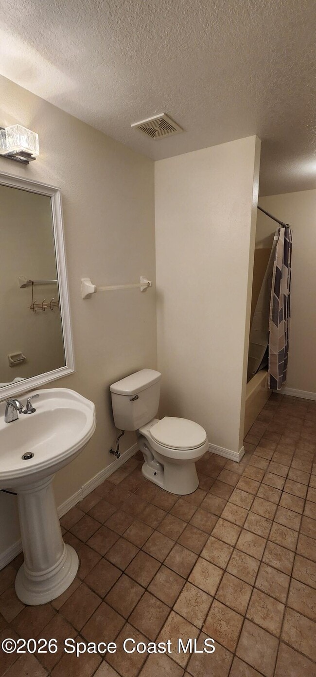 Building Photo - 1807 Edith St NE