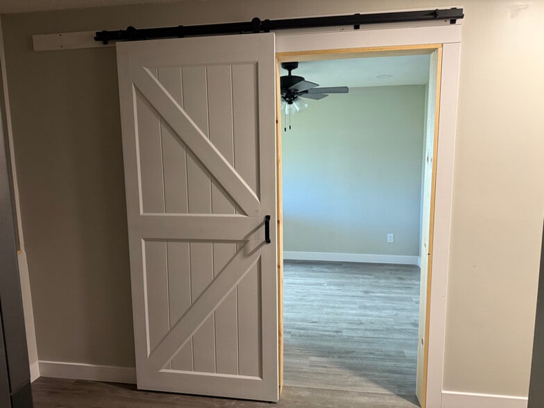 Building Photo - 204 Treeline Ln