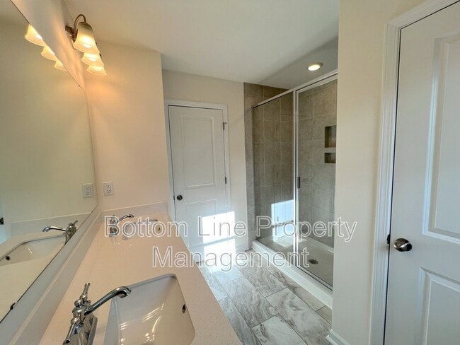 Building Photo - 3661 Secrest Lndg