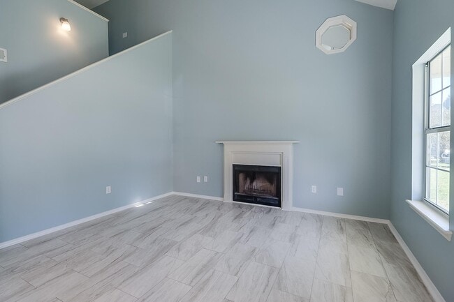 Building Photo - 1714 James Buchanan Dr