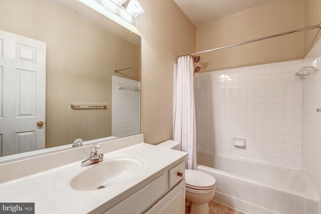 Building Photo - 8844 Song Sparrow Dr