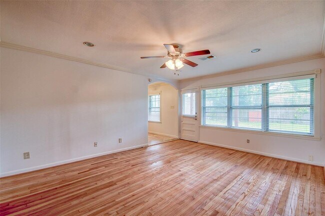 Building Photo - 4710 Willowbend Blvd