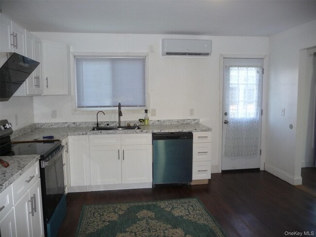 Building Photo - 7 Weather Vane Way